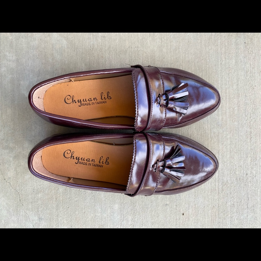 Patent Pleather Loafers with Tassel, Maroon, Size6
